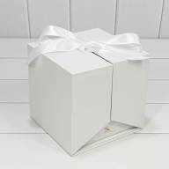 Коробка Куб 18,8*18,8*18,4 &quot;Сюрприз&quot; с атласной лентой Белый 1/12 Арт: 720172/1 - Коробка Куб 18,8*18,8*18,4 "Сюрприз" с атласной лентой Белый 1/12 Арт: 720172/1