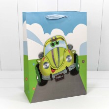 Пакет подарочный с 3D аппликацией "Машинка" (микс) 32*45*15 230г 1/20 1/120 Арт: 000302A