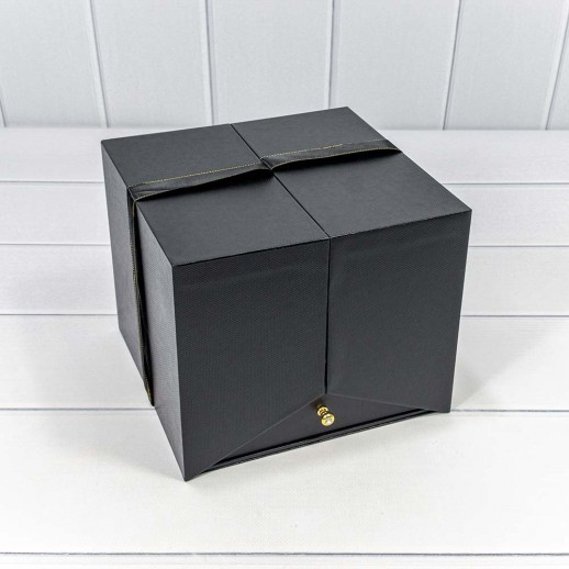 Коробка Квадратная 21*21*18 "Сюрприз" Чёрный 1/8 Арт: 721608/5