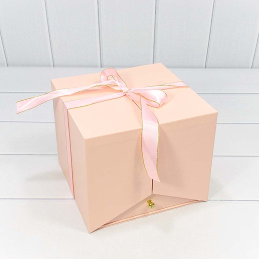 Коробка Квадратная 21*21*18 "Сюрприз" Розовый 1/8 Арт: 721608/1