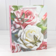 Пакет подарочный с 3D аппликацией "Розы и бабочки" (микс 250) 26*32*10 210г 1/20 1/240 Арт: 000250C